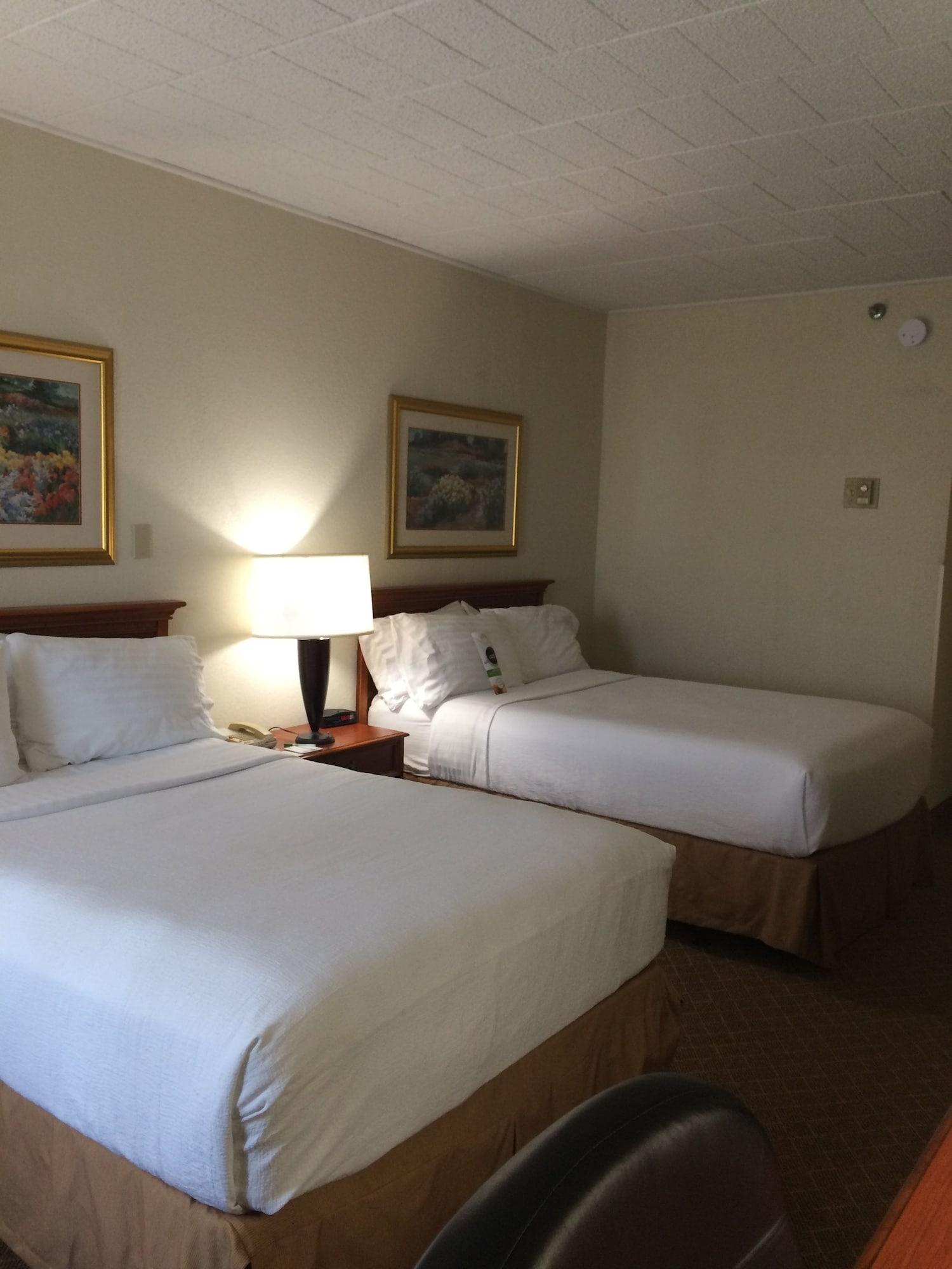 Clarion Inn Frederick Event Center Buitenkant foto