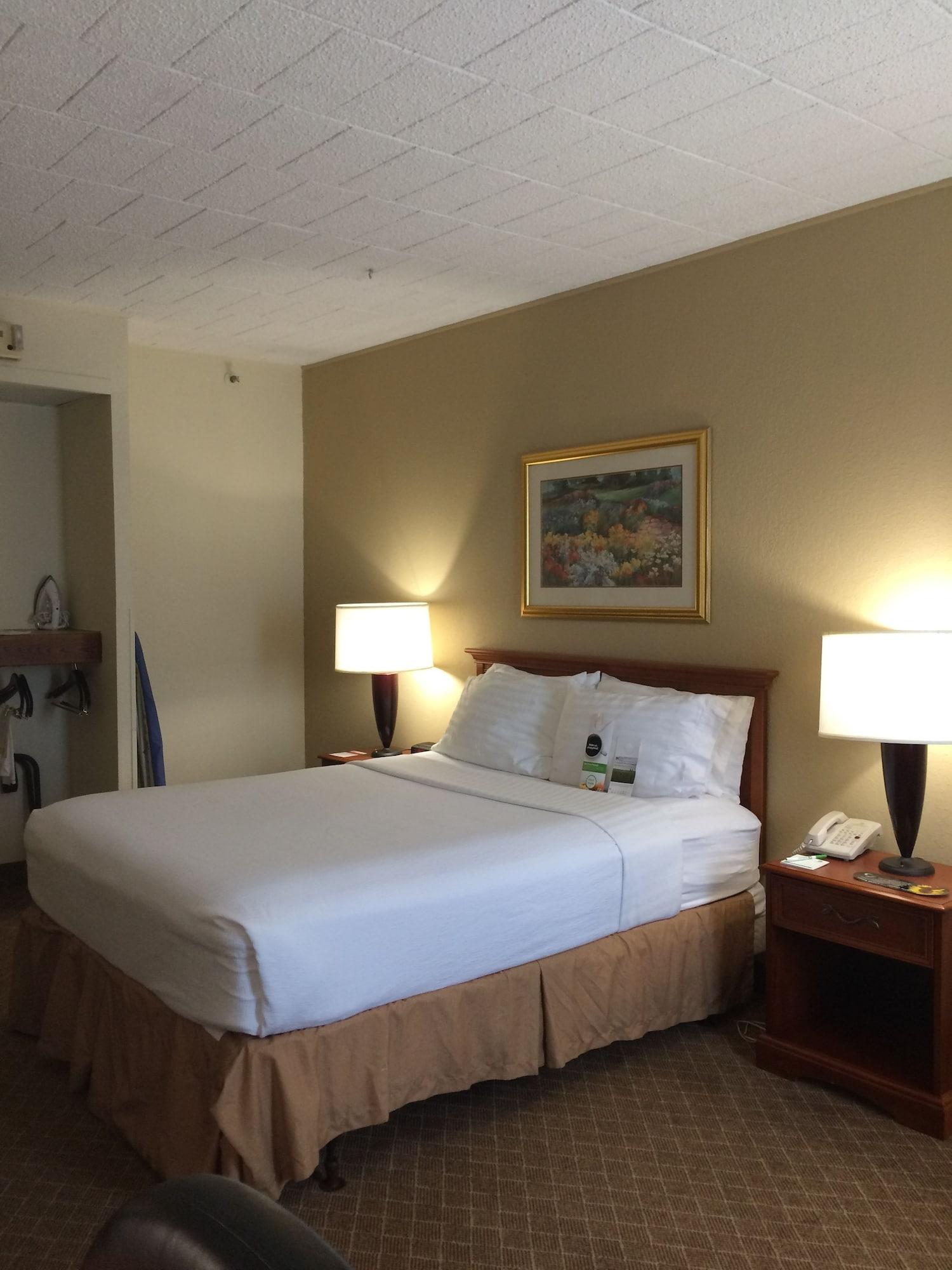 Clarion Inn Frederick Event Center Buitenkant foto