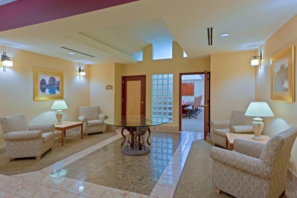 Clarion Inn Frederick Event Center Buitenkant foto