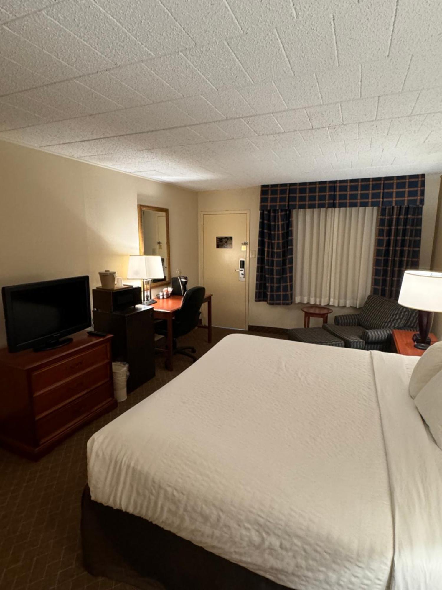 Clarion Inn Frederick Event Center Buitenkant foto