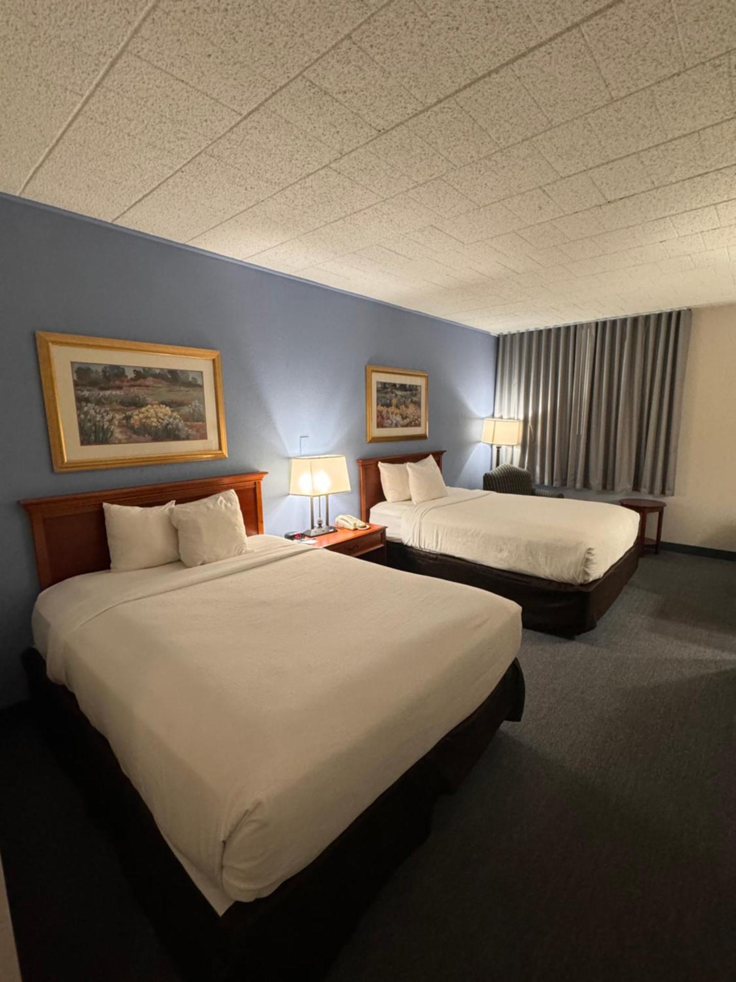 Clarion Inn Frederick Event Center Buitenkant foto