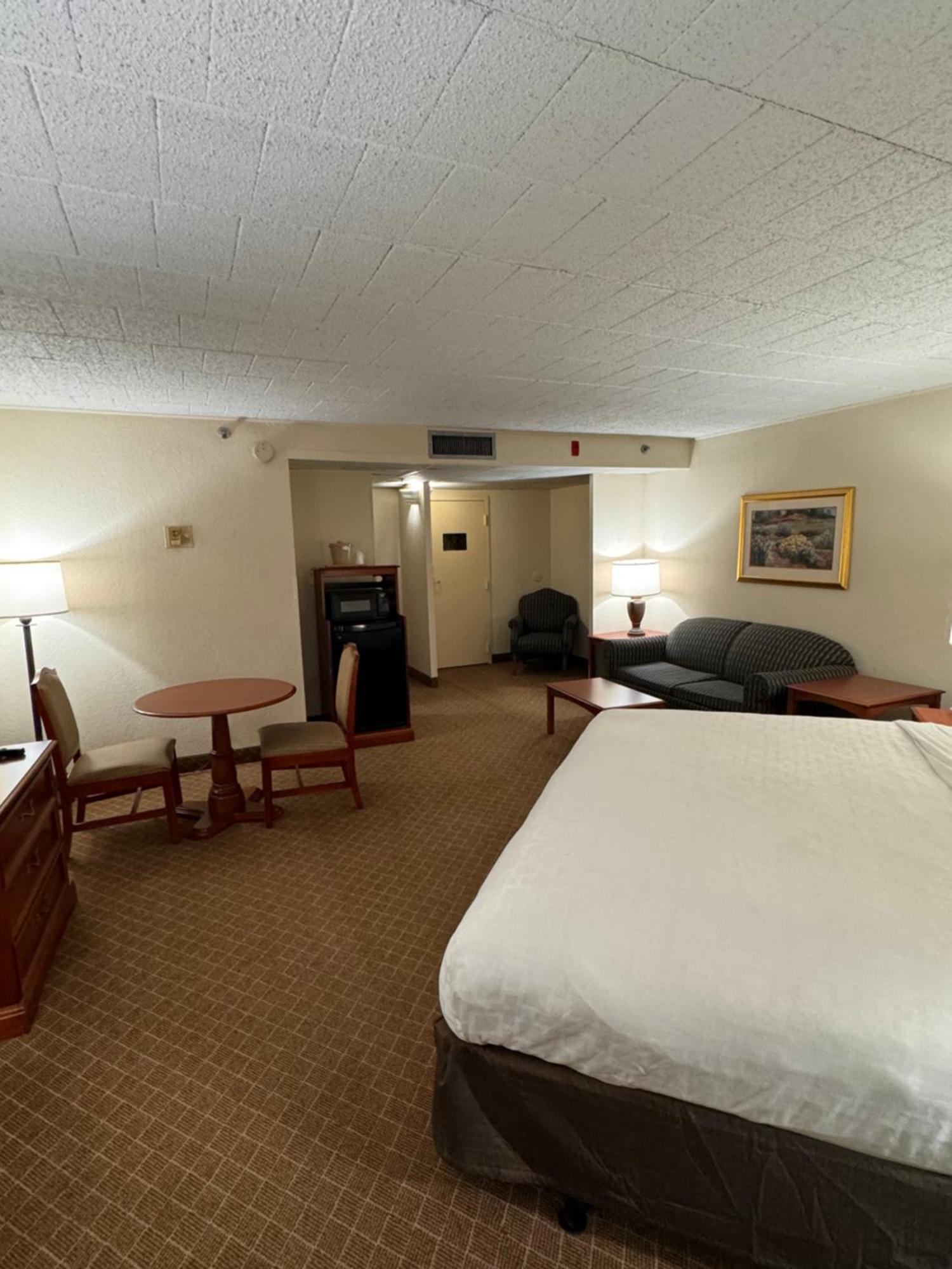 Clarion Inn Frederick Event Center Buitenkant foto