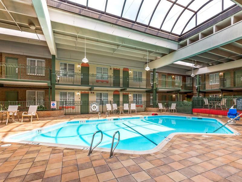 Clarion Inn Frederick Event Center Buitenkant foto